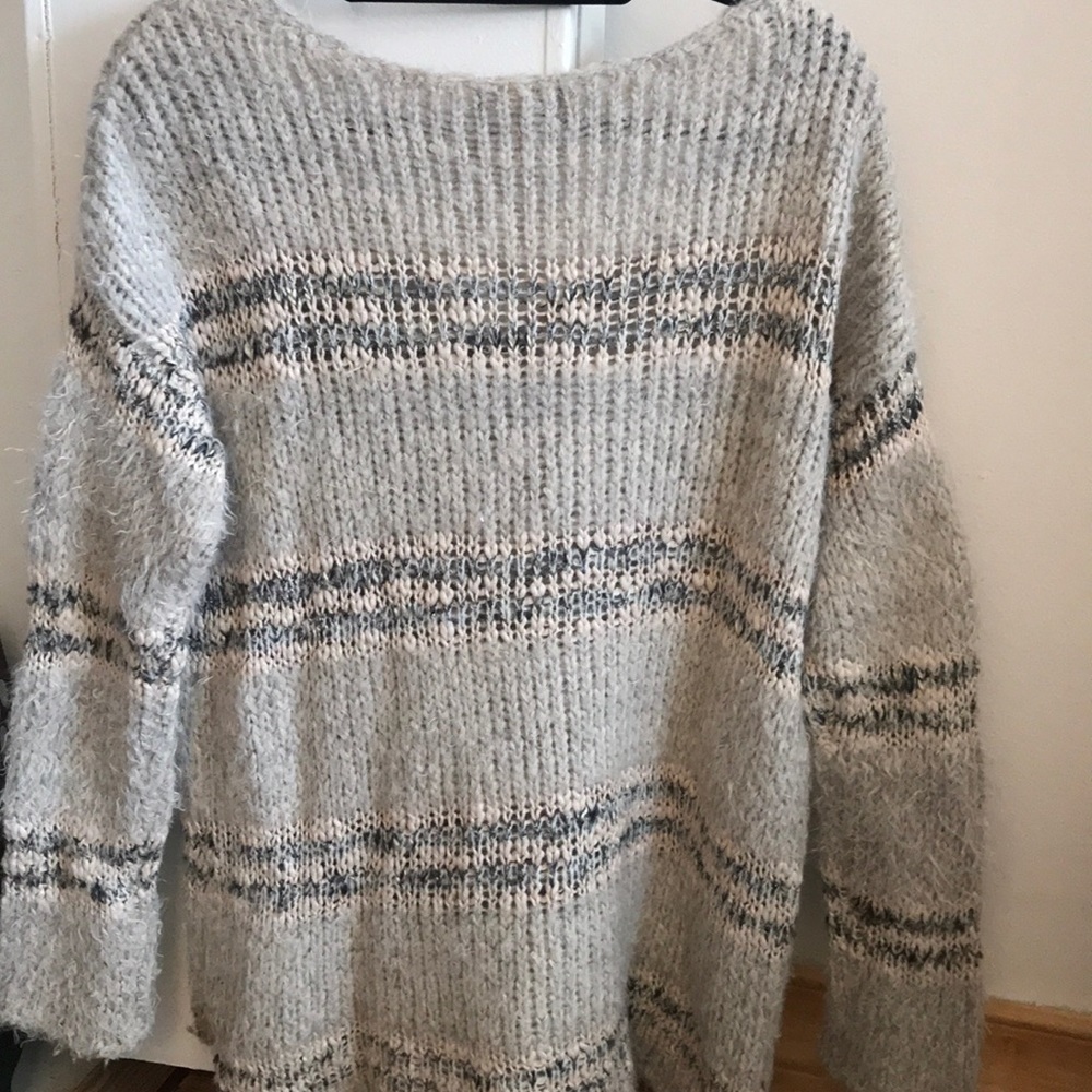 Sweater - Picture 5 of 6